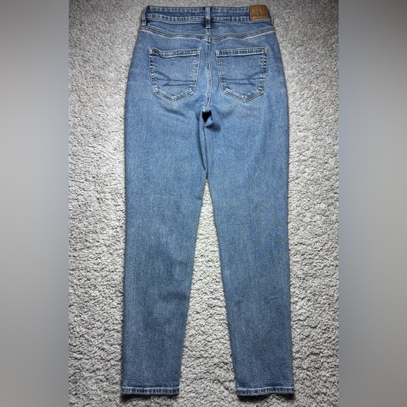 American Eagle Jeans Womens 4 Long Mom Jean Strigid Stretch Distressed Knee Hole - Picture 5 of 7